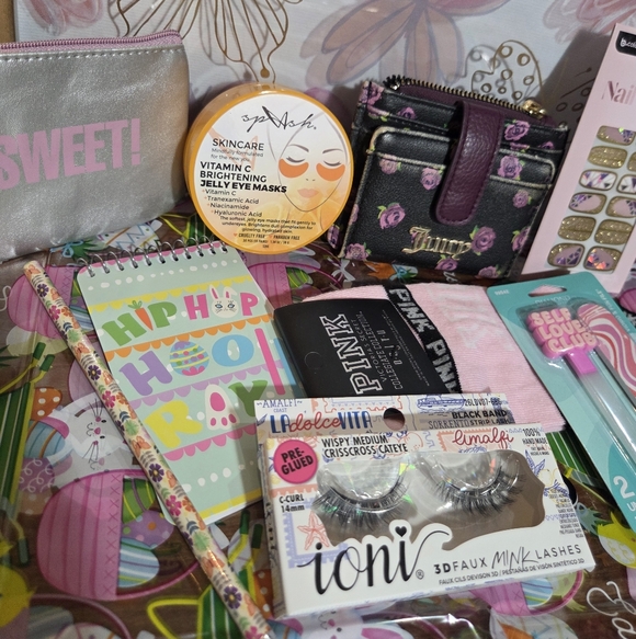 Ultimate Easter Self-Care Beauty Basket 🌸🐰 (15+ Items) - Picture 7 of 7